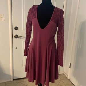 2 for 20 sale! GUC kimchi blue deep v neck dress w v cut lace back